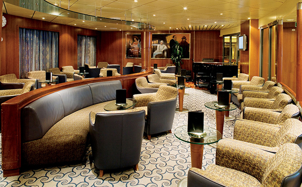 「洋上の我が家」にようこそ　豪華客船「セブンシーズ・ナビゲーター」　横浜に初寄航する